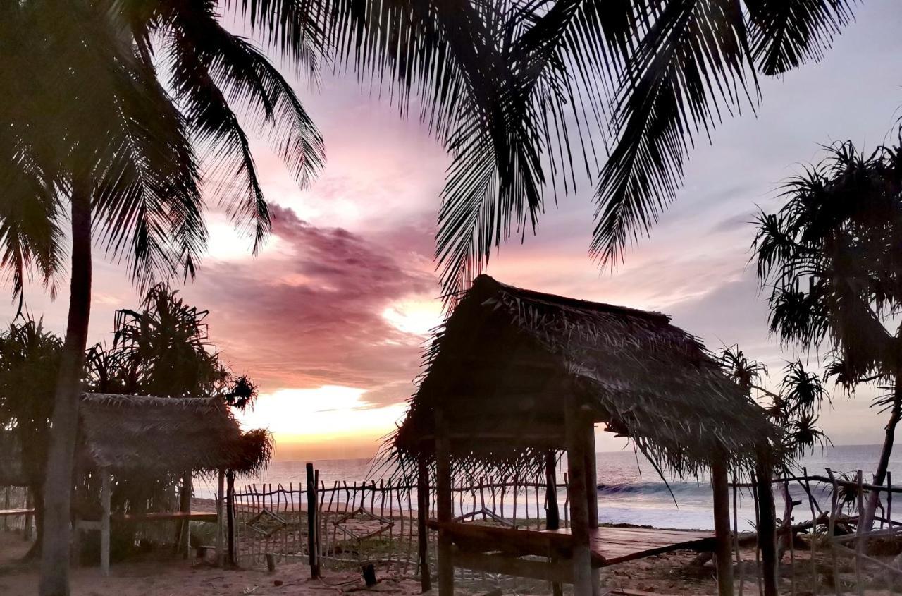 Helios Beach Resort Tangalle Extérieur photo