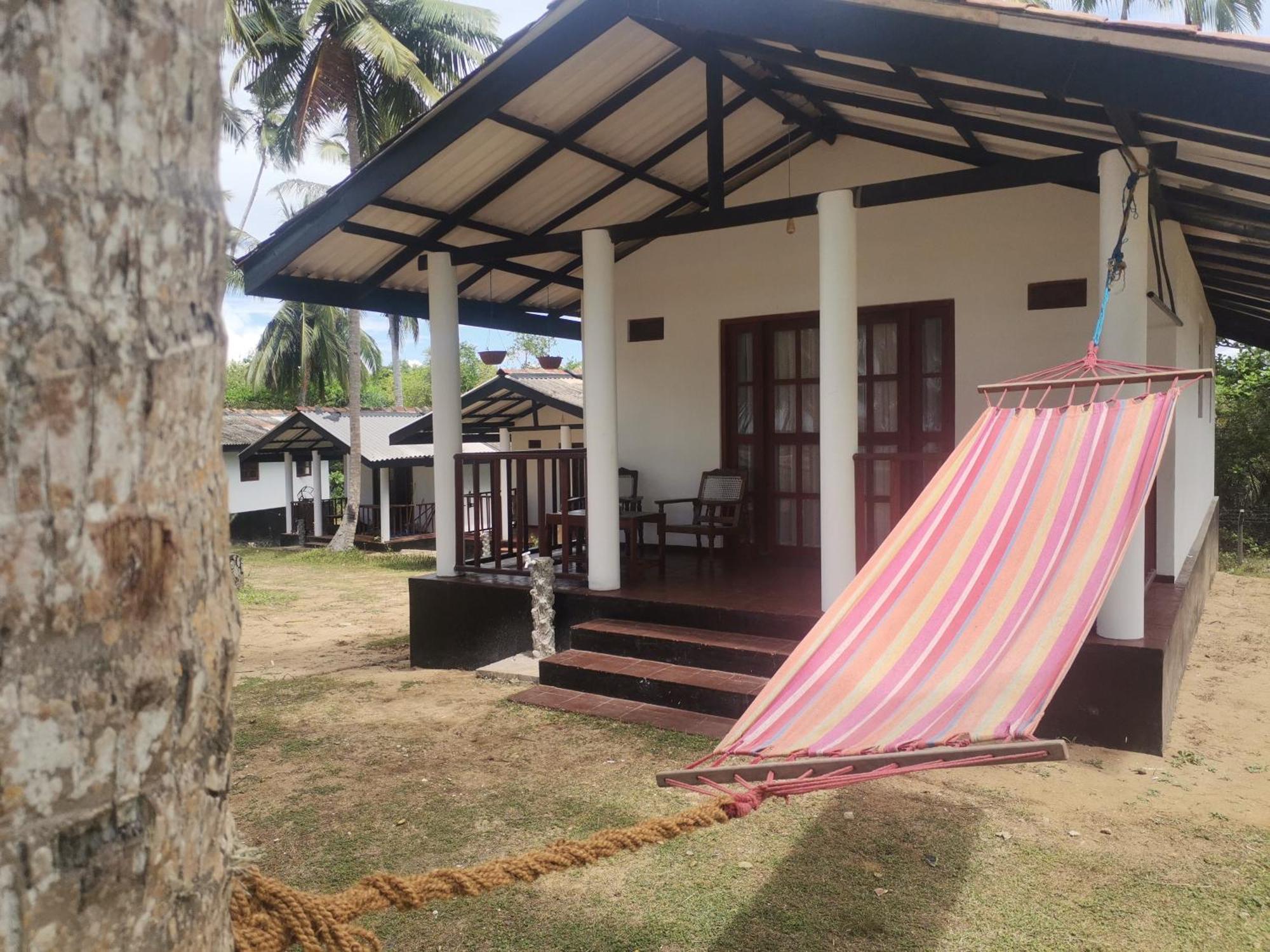 Helios Beach Resort Tangalle Extérieur photo